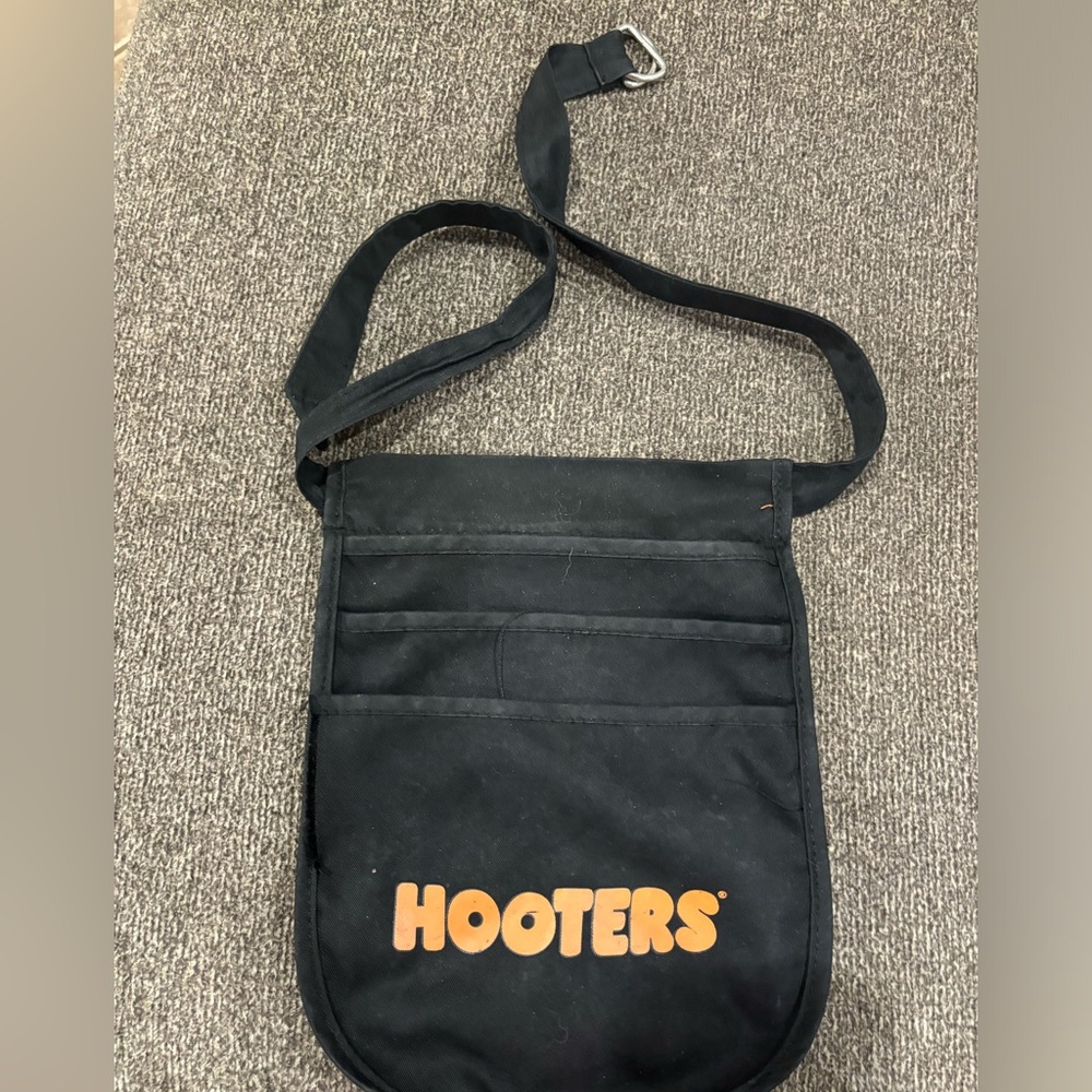 Black hooter pouch